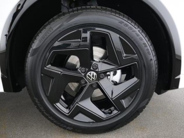 VOLKSWAGEN Tiguan 1.5 eTSI 150CV DSG R-Line R Line - BLACK STYLE LED rif. 22947278 - Foto 9