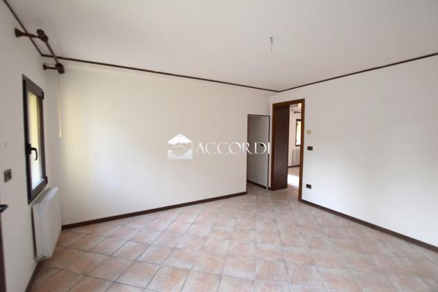 CASA AFFIANCATA di 4 vani e di 115 mq (GIAVERA DEL MONTELLO) rif. PE7B - Foto 2