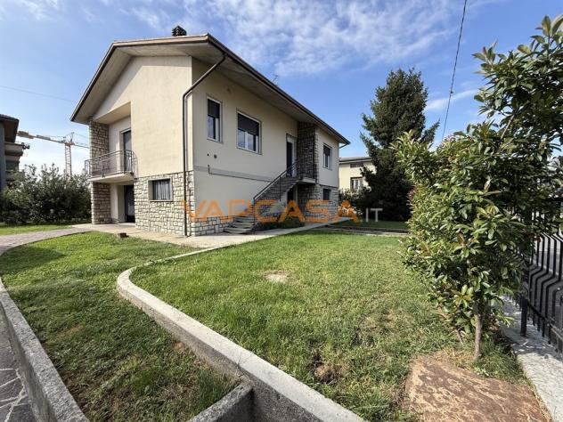 VILLA SINGOLA CON AMPIO GIARDINO PRIVATO - Foto 8