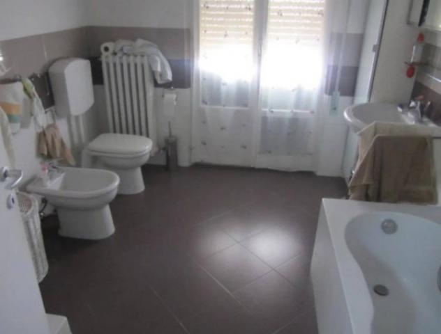 Immobile in asta di 425 m² con più di 5 locali e box auto in vendita a Pesaro - Foto 11