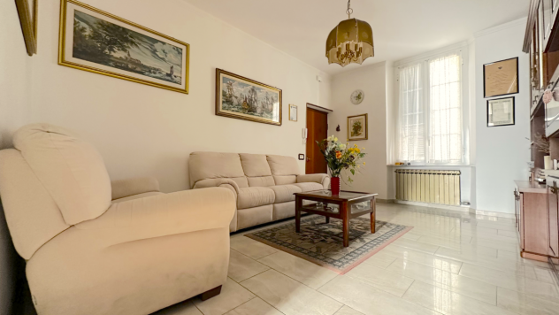 Pentalocale in vendita a Savona