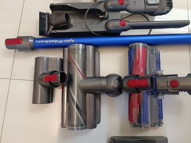 Dyson V11 perfetto + 3 spazzole + accessori - Foto 3