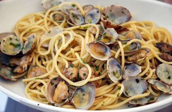 RISTORANTE CON LOUNGE BAR -APERITIVI - ADATTO ANCHE GARUM FOOD & DRINK VERAMENTE