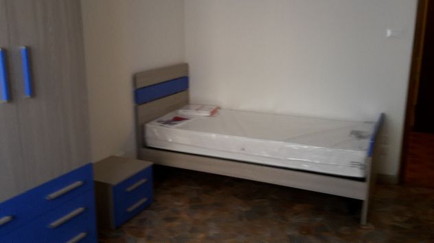AFFITTASI stanza singola euro 450 in Zona Murri