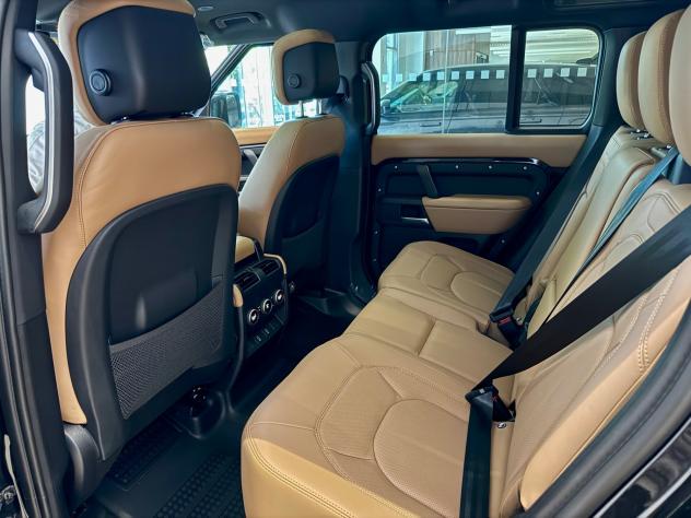 Land Rover Defender 110 3.0D I6 350CV- UNICA ITALIA - Foto 8