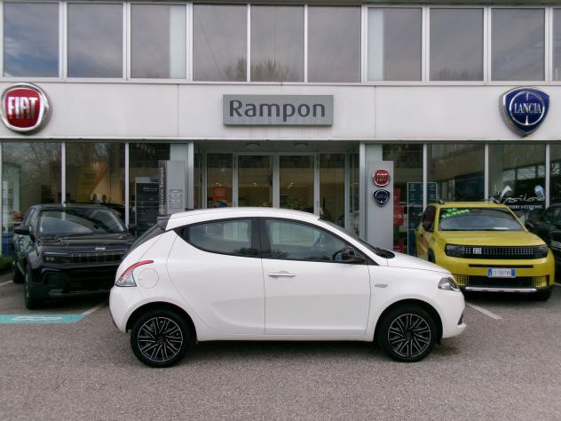 Lancia Ypsilon Ypsilon 1.0 FireFly 5 porte S&S Hybrid Gold Plus - Foto 2