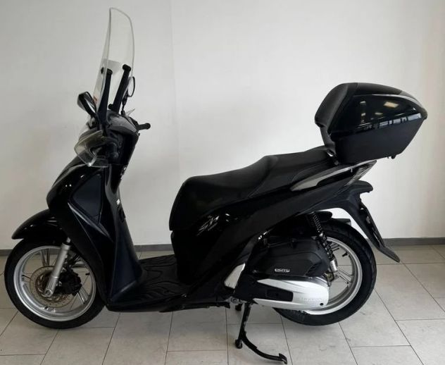 Honda SH 150i con ABS (Ottimo Stato) VENDO A 1300 € - Foto 4