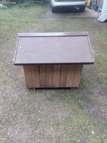 Cuccia in legno di larice per cani medio piccoli