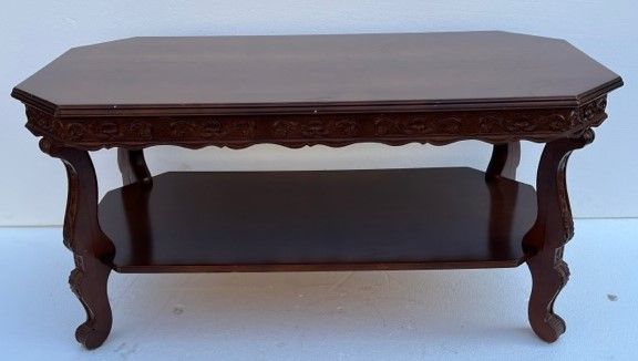 Tavolino in legno con piano ottagonale