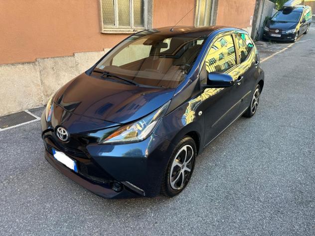 Toyota Aygo 1.0 VVT-i 69 CV 5 porte x-wave - Foto 2