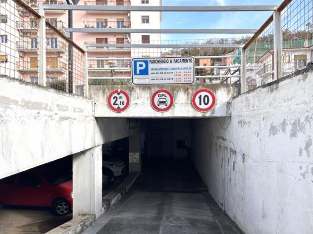 Parcheggio coperto al piano seminterrato - Foto 2
