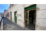 Pigneto locale commerciale due vetrine con corte interna