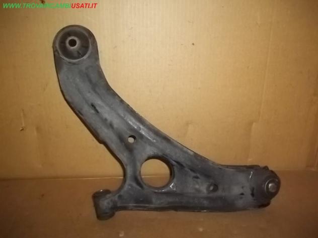 BRACCIO OSCILLANTE SOSP. ANT.D. HYUNDAI GETZ (TB)  Meccanica  Assale  Tiranteria  Braccio oscillante ant. d HYUNDAI - GETZ - 01-07-2002 - 01-10-2005,