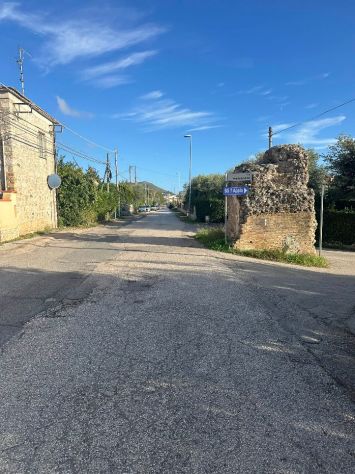 Terreno angolare fronte strada - Foto 8