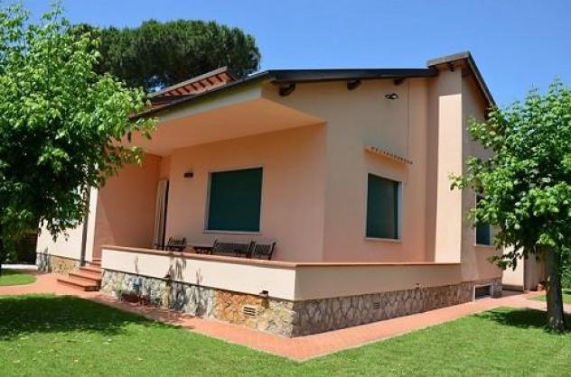 casa indipendente in vendita a Pietrasanta in zona Vignone