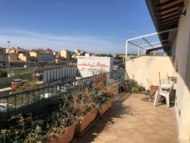 Campo di Marte vendiamo in esclusiva attico panoramico di mq.139 composto da ingresso, cucina attrezzata, soggiorno, studio, due camere, bagno, ripost - Foto 9