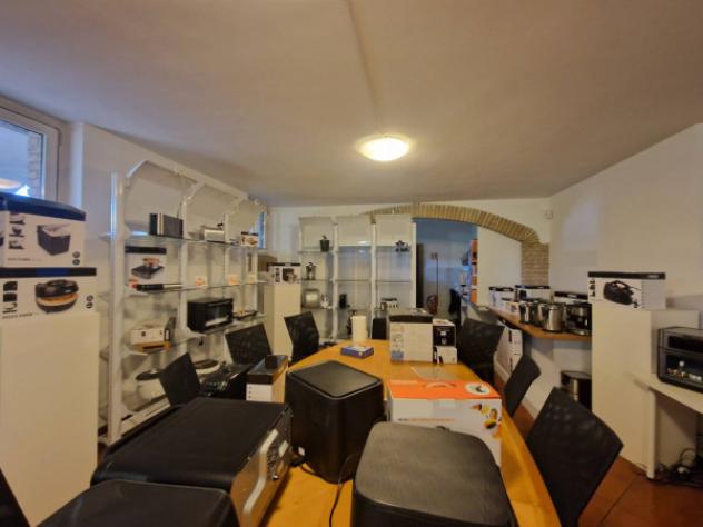 Immobile di 315 m² con più di 5 locali in affitto a Lainate - Foto 15