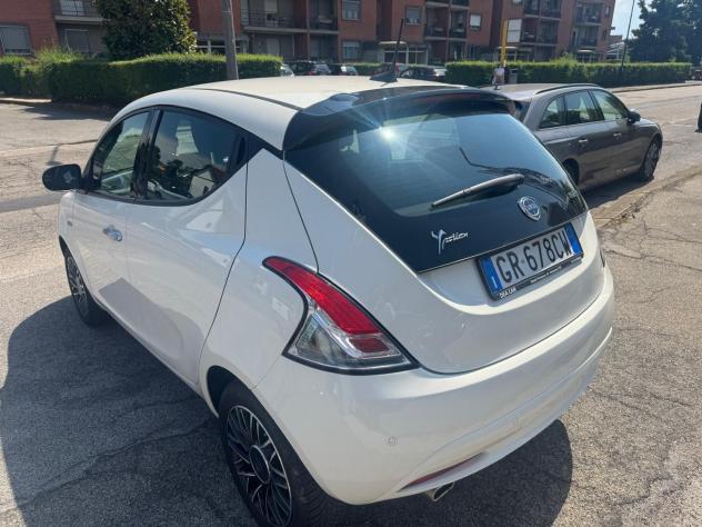 Lancia Ypsilon 1.0 FireFly 70cv Hybrid Alberta Ferretti - Foto 5
