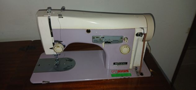 Vendo macchina da cucire Necchi