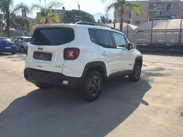 Jeep Renegade 2.0 MJet 140cv Longitude 4WD - Foto 6