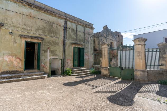 Palazzo / Edificio in vendita a Carpignano Salentino