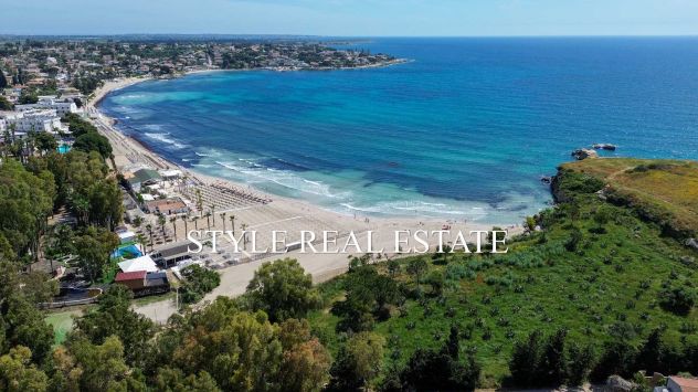 Terreno Fronte Mare a Fontane Bianche
