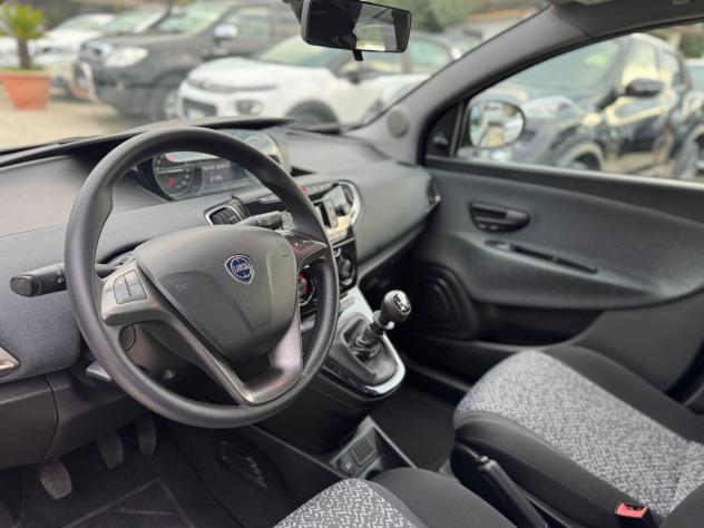 Lancia Ypsilon 1.0 FireFly 5 porte S&S Hybrid Silver - Foto 10