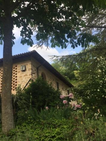 Borgo s.lorenzo agriturismo con piscina