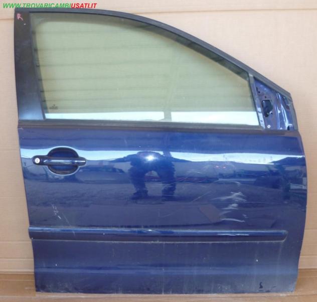 PORTA ANT.D. BLU MET. C/ALZ. E SERR. (Sgn Cnt)  Carrozzeria  Lamierati esterni  Porte  Porta ant. dx. VOLKSWAGEN - POLO - 01-05-2005 - 01-08-2009