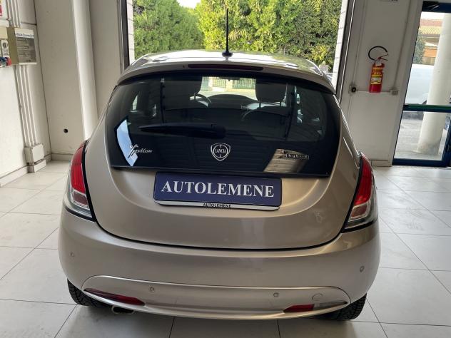Lancia Ypsilon 1.0 70cv Firefly Hybrid S&S Gold - Foto 5