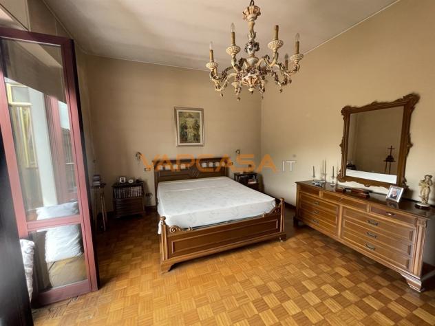 AMPIO TRILOCALE IN CENTRO PAESE - Foto 5