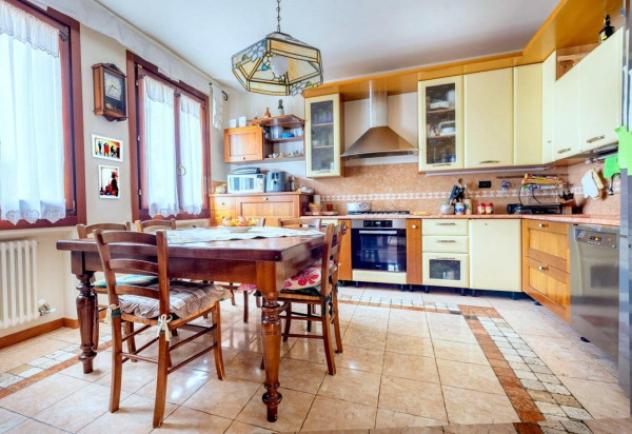 Villa di 605 m² con più di 5 locali e box auto doppio in vendita a Montorso Vicentino - Foto 9