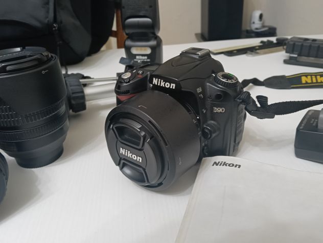 Nikon D90 con 4 obiettivi e accessori vari - Foto 2