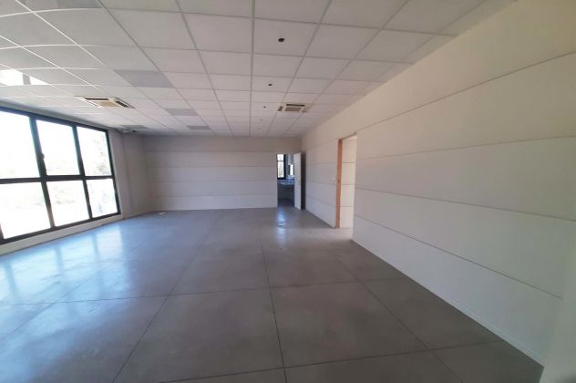 CAPANNONI POLIFUNZIONALI 675 MQ PRIMO PIANO A CALCINELLI (PU) - Foto 9