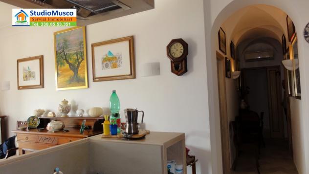 Studio Musco vende a Capri, via Dalmazio Birago, interessante appartamento, al secondo ed ultimo piano. L' appartamento è di circa 100mq coperti e ci - Foto 17