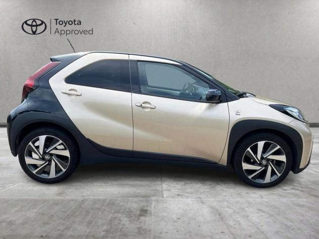 Toyota Aygo X 1.0B (72 CV) Lounge S-CVT - Foto 4