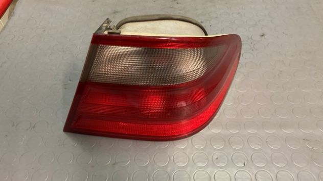 Fanale posteriore DX Mercedes-Benz CLK W208 del 2001 - Foto 2