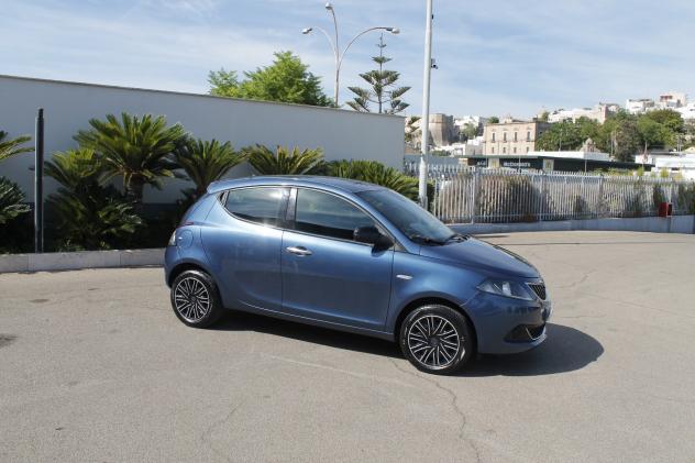 Lancia Ypsilon 1.0 FireFly 5 porte S&S Hybrid Silver - Foto 4