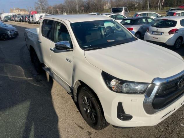 TOYOTA Hilux 2.4 D-4D A/T 4WD 4 porte Double Cab Executive rif. 23499954 - Foto 4
