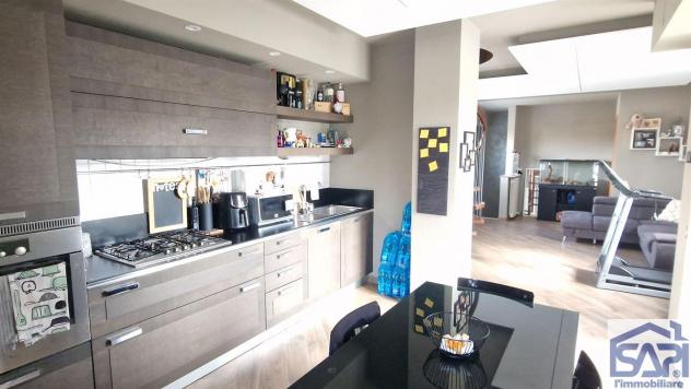 Porzione di villa bifamiliare completamente ristrutturata su più livelli - Foto 9