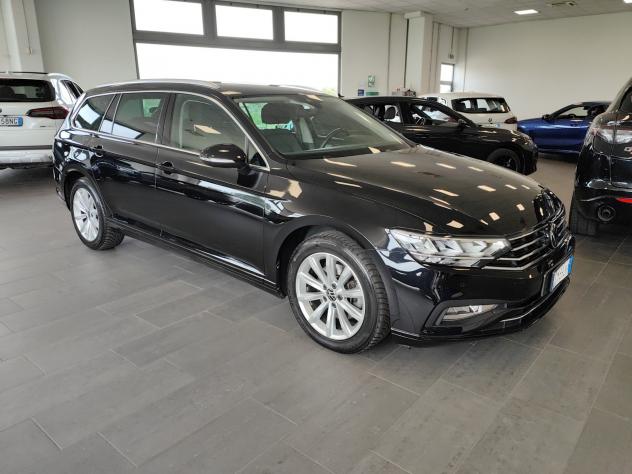 Volkswagen Passat Variant 2.0TDI 150cv Bus. DSG Navi AdaptiveCruise - Foto 2