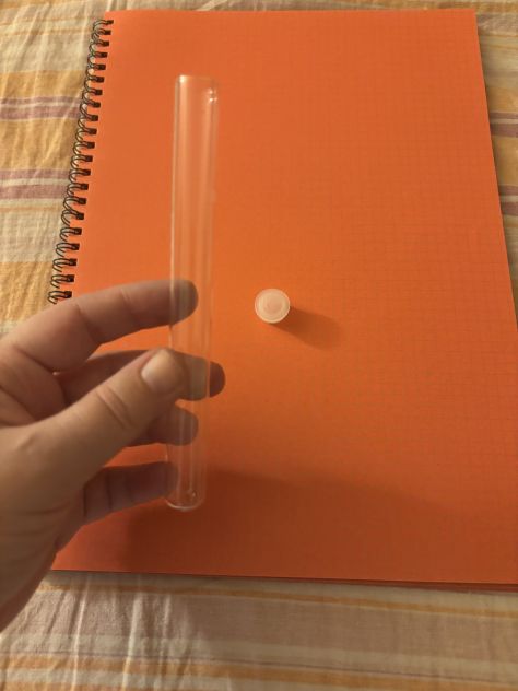 UN PICCOLO CONTENITORE/PROVETTA NUOVA IN VETRO CON TAPPO A PRESSIONE - Foto 3
