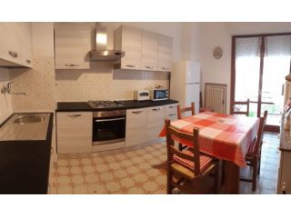 v. Comandino appartamento condominiale.