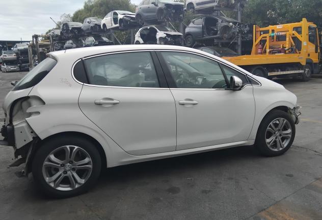 RICAMBI USATI AUTO PEUGEOT 208 Serie 9H06 Diesel 1560 (1219)