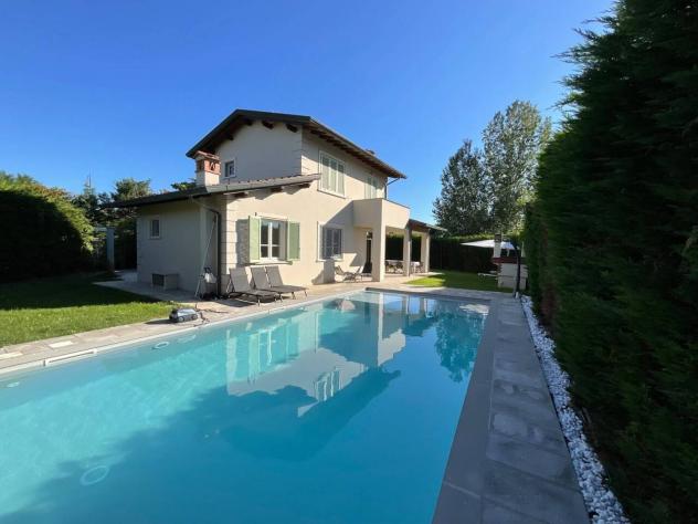 casa indipendente in vendita a Pietrasanta in zona Vignone