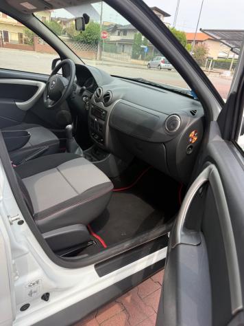 Dacia Duster 1.6 110CV 4x2 benzina anno 2013 km 90.000 - Foto 9