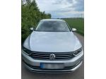 Vendo la mia Volkswagen Passat berlina.