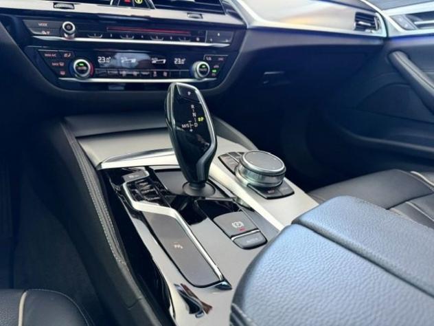 BMW 520 d 190CV Touring Luxury rif. 24136384 - Foto 8