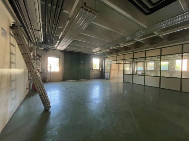 Immobile di 1500 m² con più di 5 locali in affitto a Brescia - Foto 4