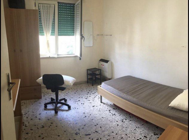 Camera in affitto in Via Brigata Bologna, 69 Fuorigrotta - Foto 2